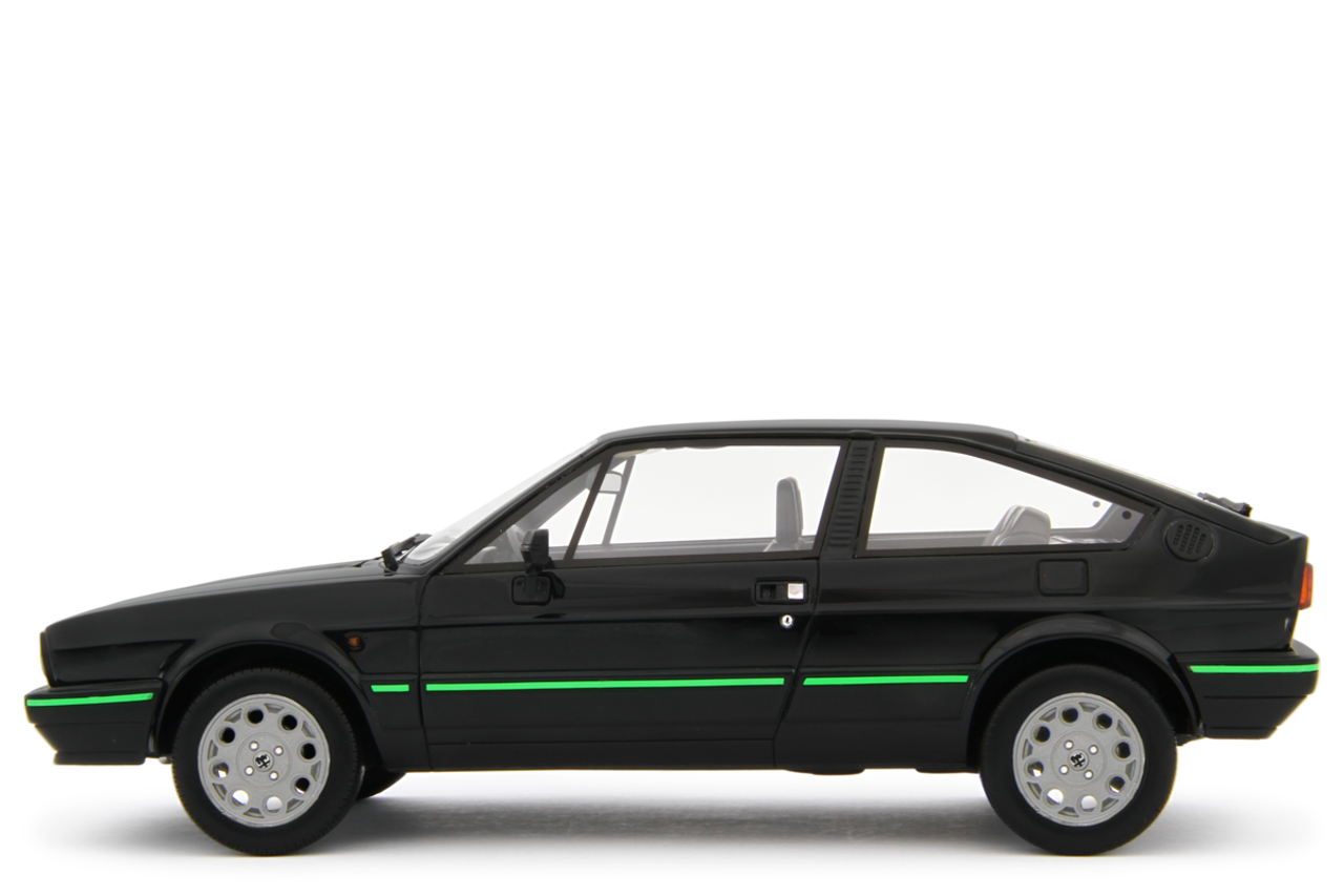Alfa Romeo Alfa Sprint 1.5 Q.V. 1983 - 1:18 - Laudoracing - Model Alfa Romeo Alfa Sprint 1.5 Q.V. 1983 - 1:18 - Laudoracing - Model