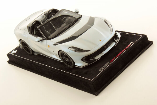 Ferrari Ferrari 812 Competitione A Spider #16 Personal Car C.Leclerc 2022 + Showcase - 1:18 - MR Collection Models Ferrari Ferrari 812 Competitione A Spider #16 Personal Car C.Leclerc 2022 + Showcase - 1:18 - MR Collection Models
