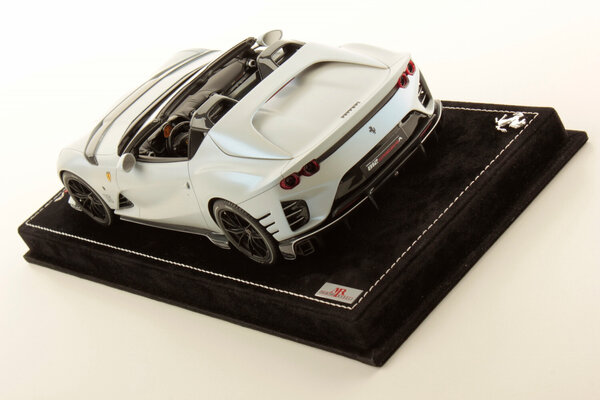 Ferrari Ferrari 812 Competitione A Spider #16 Personal Car C.Leclerc 2022 + Showcase - 1:18 - MR Collection Models Ferrari Ferrari 812 Competitione A Spider #16 Personal Car C.Leclerc 2022 + Showcase - 1:18 - MR Collection Models