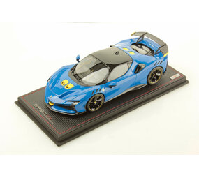 Ferrari Ferrari SF90 XX Stradale 2024 + Showcase - 1:18 - MR Collection Models Ferrari Ferrari SF90 XX Stradale 2024 + Showcase - 1:18 - MR Collection Models