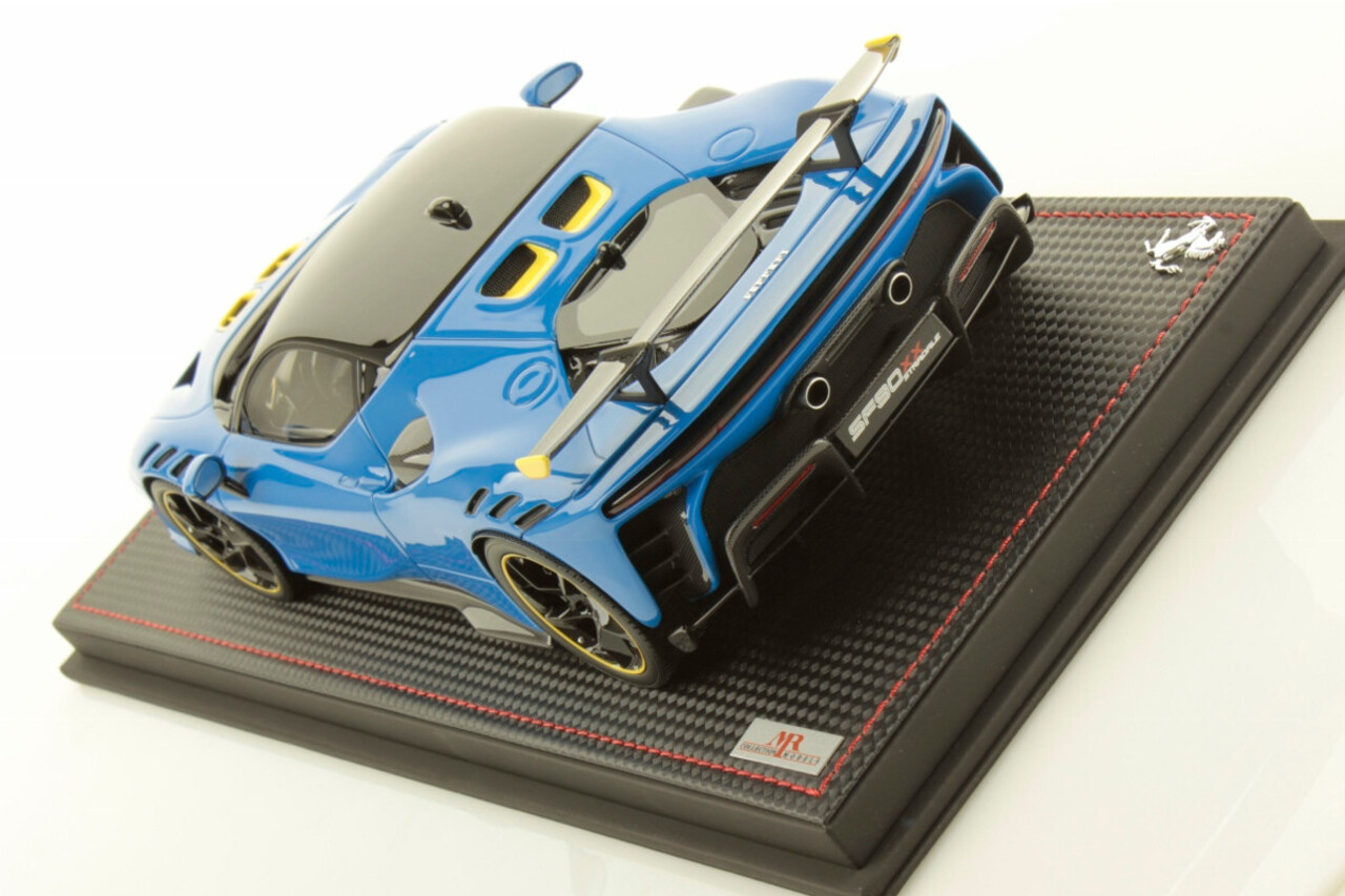 Ferrari Ferrari SF90 XX Stradale 2024 + Showcase - 1:18 - MR Collection Models Ferrari Ferrari SF90 XX Stradale 2024 + Showcase - 1:18 - MR Collection Models