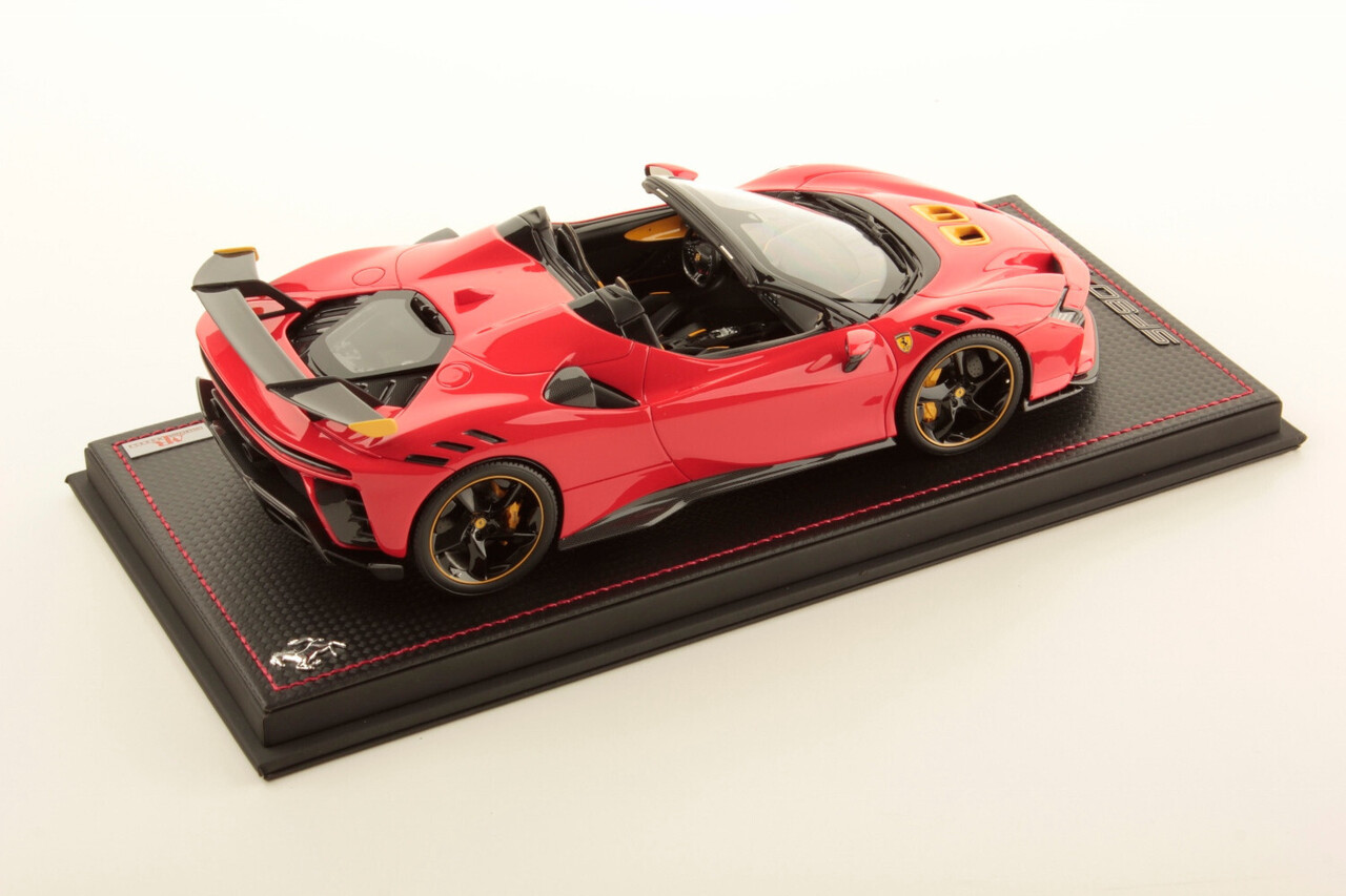 Ferrari Ferrari SF90 XX Stradale Spider 2024 + Showcase - 1:18 - MR Collection Models Ferrari Ferrari SF90 XX Stradale Spider 2024 + Showcase - 1:18 - MR Collection Models