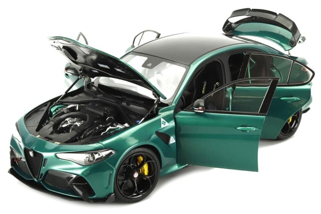 Alfa Romeo Alfa Romeo Giulia GTAm + Engine - 1:18 - MotorHelix