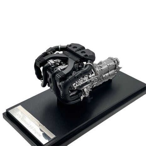 Alfa Romeo Alfa Romeo Giulia GTAm + Engine - 1:18 - MotorHelix