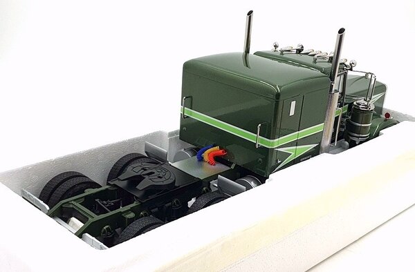Kenworth Kenworth W900 Tractor 6x4 1989 (TV Series 'Movin On)  - 1:18 - Road Kings Kenworth Kenworth W900 Tractor 6x4 1989 (TV Series 'Movin On)  - 1:18 - Road Kings