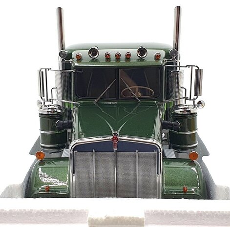 Kenworth Kenworth W900 Tractor 6x4 1989 (TV Series 'Movin On)  - 1:18 - Road Kings Kenworth Kenworth W900 Tractor 6x4 1989 (TV Series 'Movin On)  - 1:18 - Road Kings