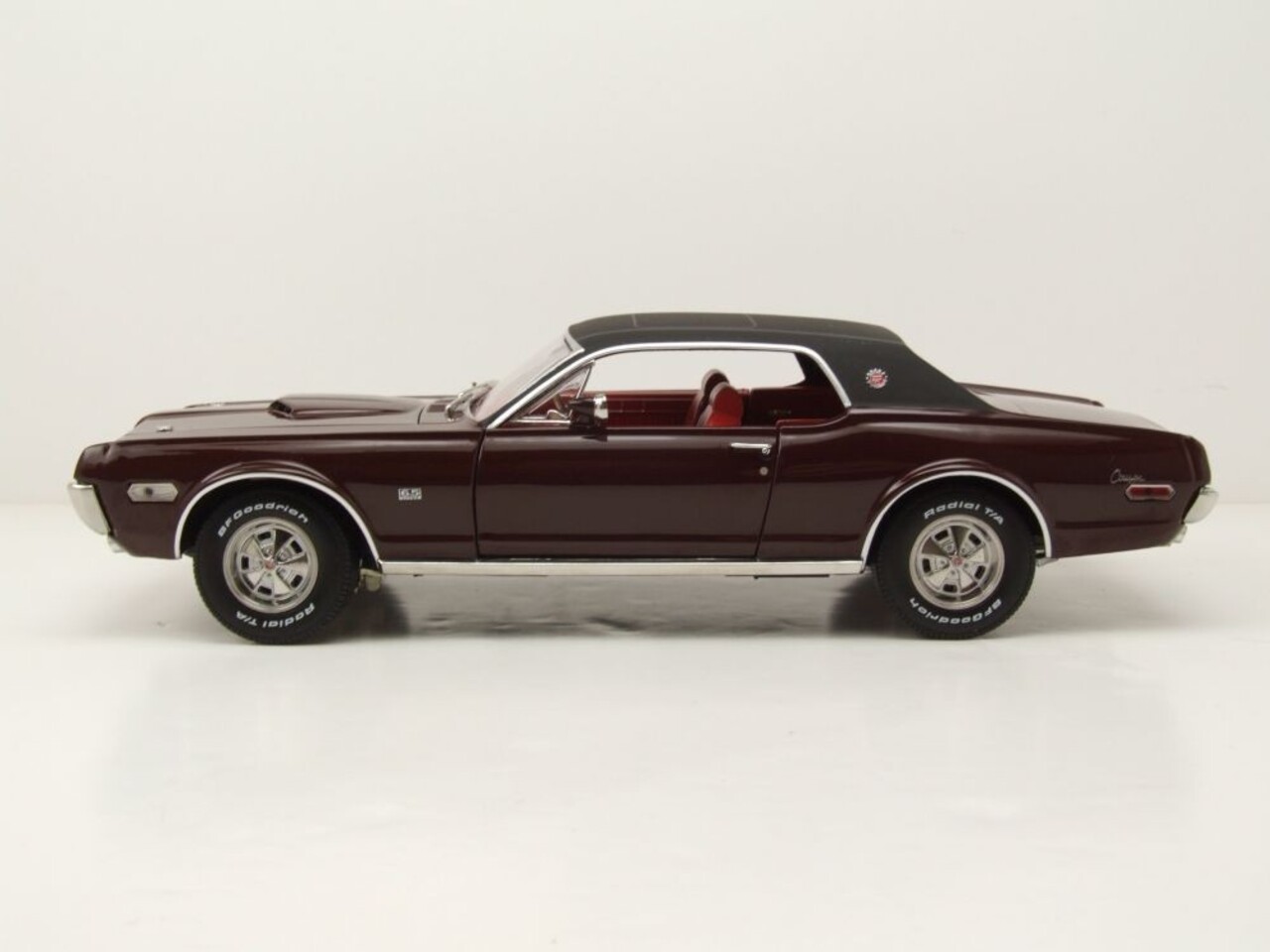 Mercury Mercury Cougar XR7G 1968 - 1:18 - Sun Star Mercury Mercury Cougar XR7G 1968 - 1:18 - Sun Star