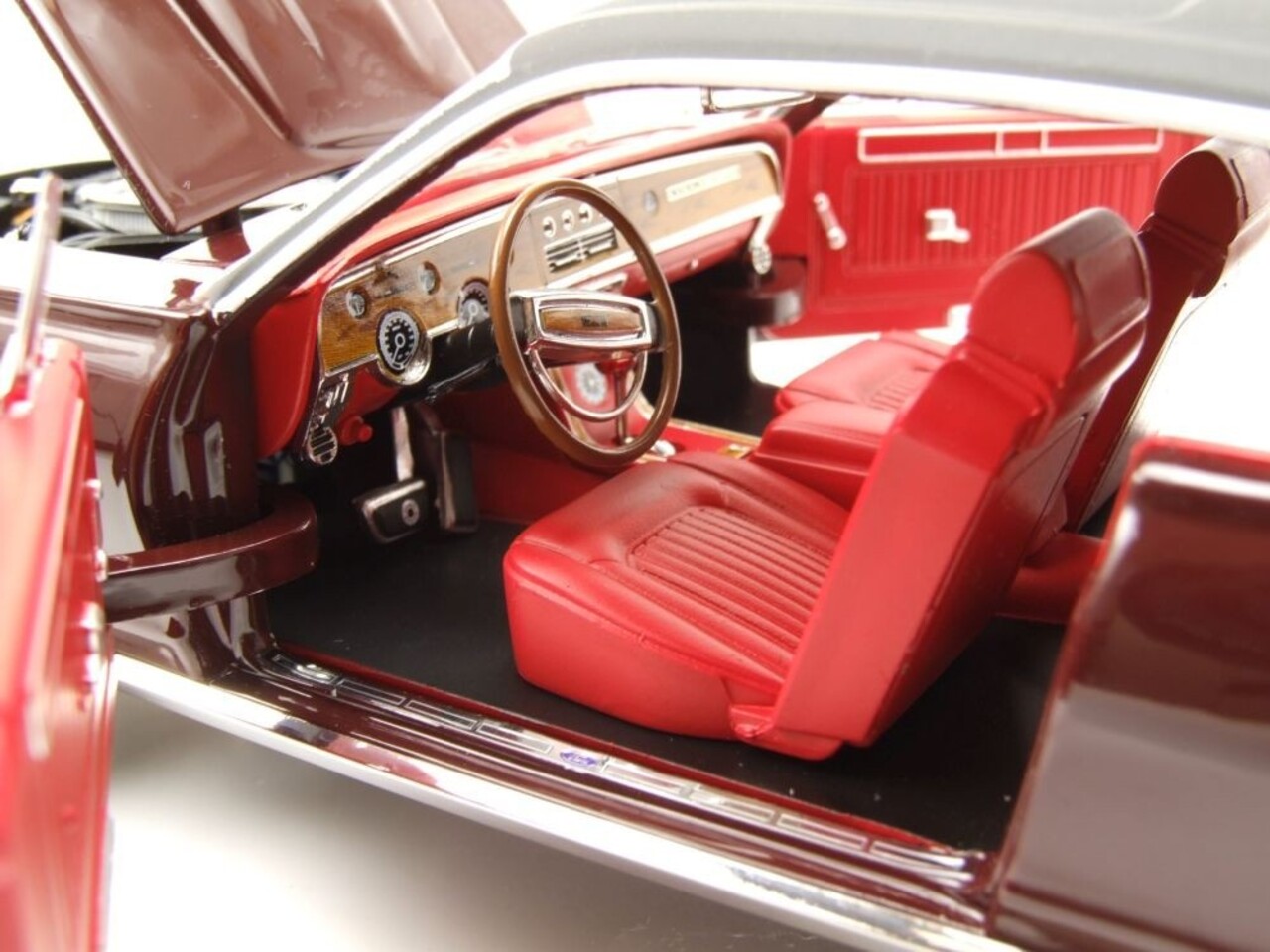 Mercury Mercury Cougar XR7G 1968 - 1:18 - Sun Star Mercury Mercury Cougar XR7G 1968 - 1:18 - Sun Star