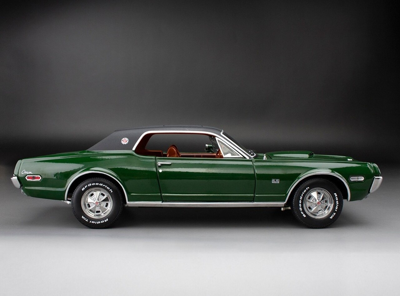 Mercury Mercury Cougar XR7G 1968 - 1:18 - Sun Star Mercury Mercury Cougar XR7G 1968 - 1:18 - Sun Star