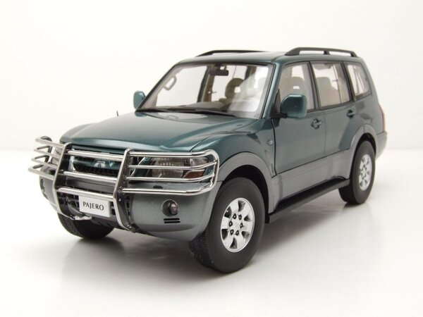 Mitsubishi Mitsubishi Pajero 3.5L V6 V73 -1:18 - Sun Star Mitsubishi Mitsubishi Pajero 3.5L V6 V73 -1:18 - Sun Star