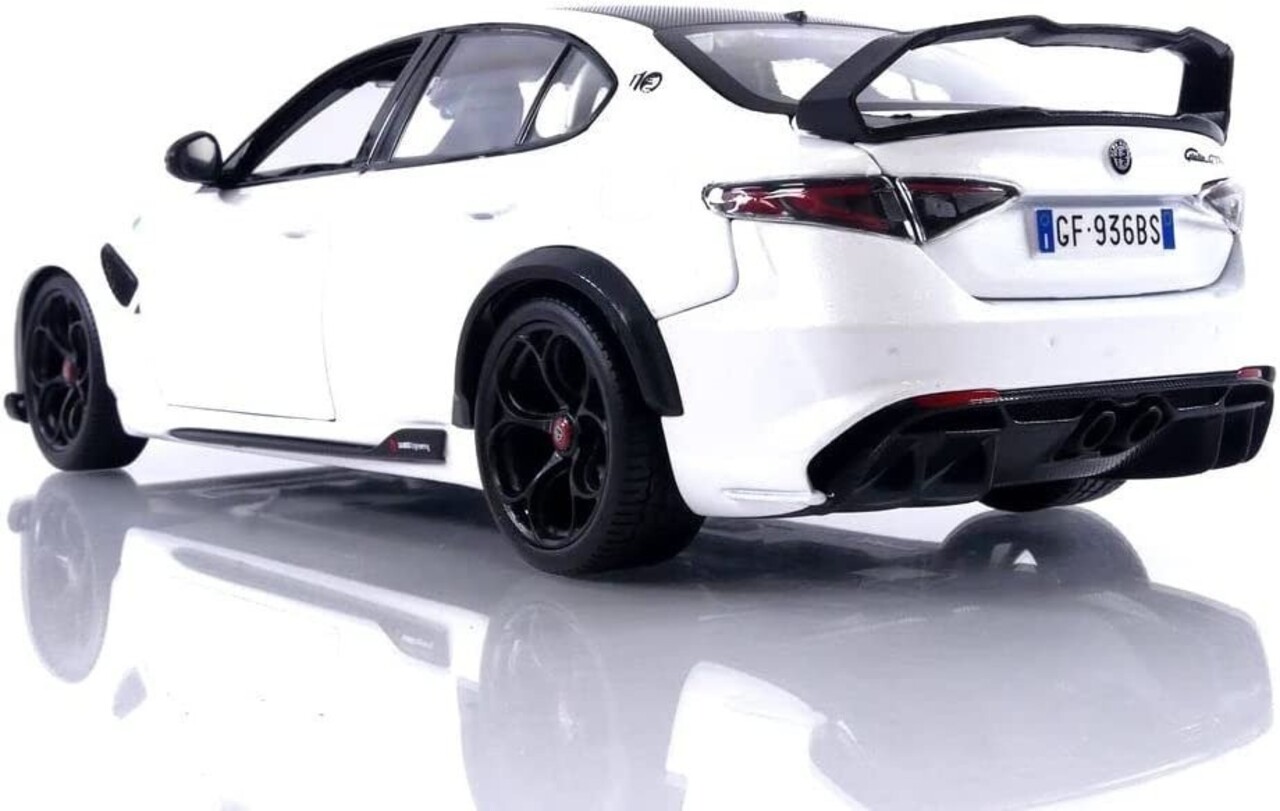 Alfa Romeo Alfa Romeo Giulia GTAm - 1:18 - Bburago Alfa Romeo Alfa Romeo Giulia GTAm - 1:18 - Bburago