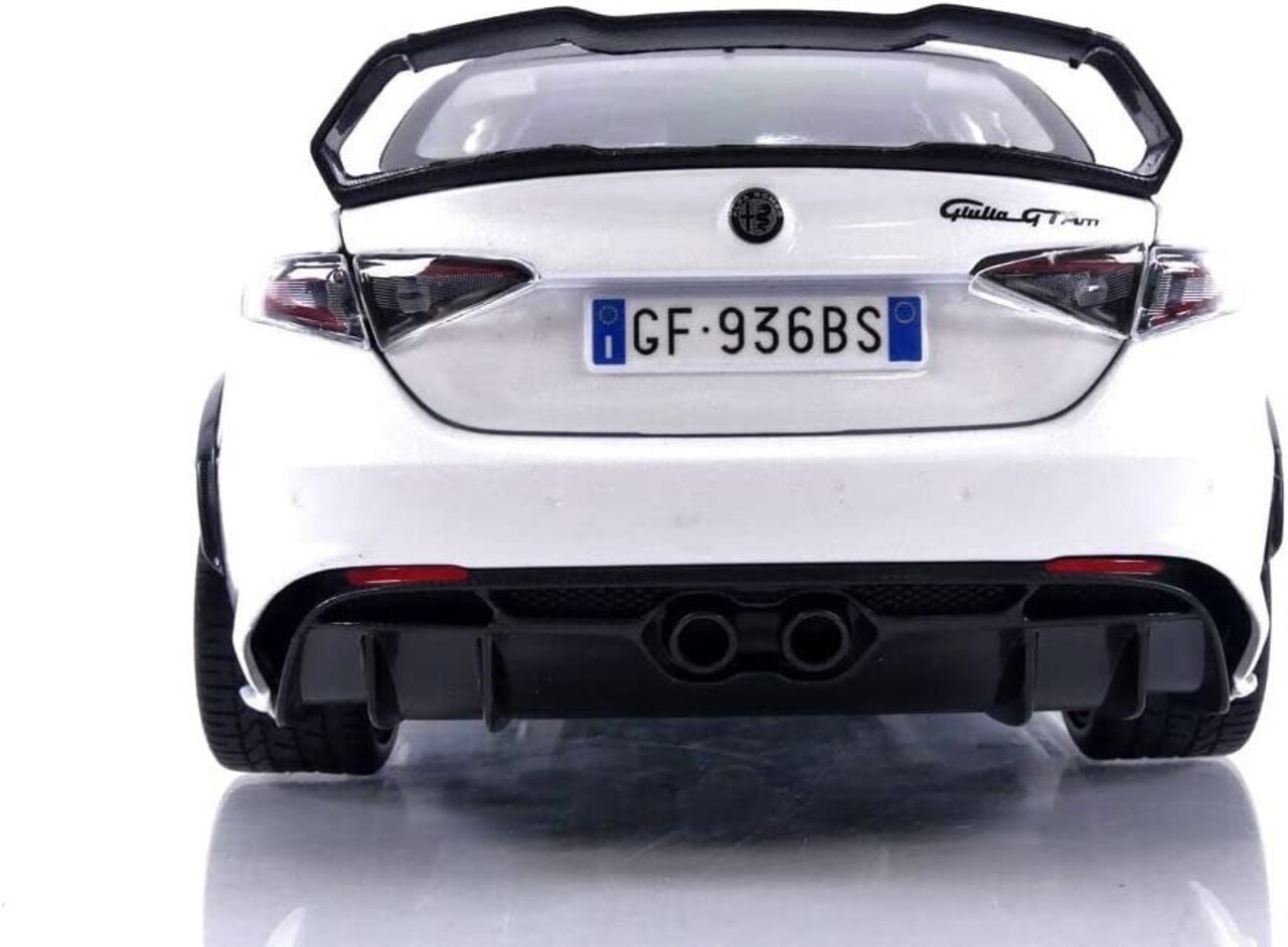 Alfa Romeo Alfa Romeo Giulia GTAm - 1:18 - Bburago Alfa Romeo Alfa Romeo Giulia GTAm - 1:18 - Bburago