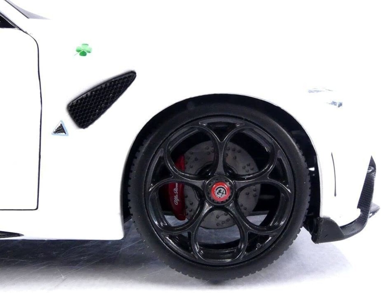 Alfa Romeo Alfa Romeo Giulia GTAm - 1:18 - Bburago Alfa Romeo Alfa Romeo Giulia GTAm - 1:18 - Bburago