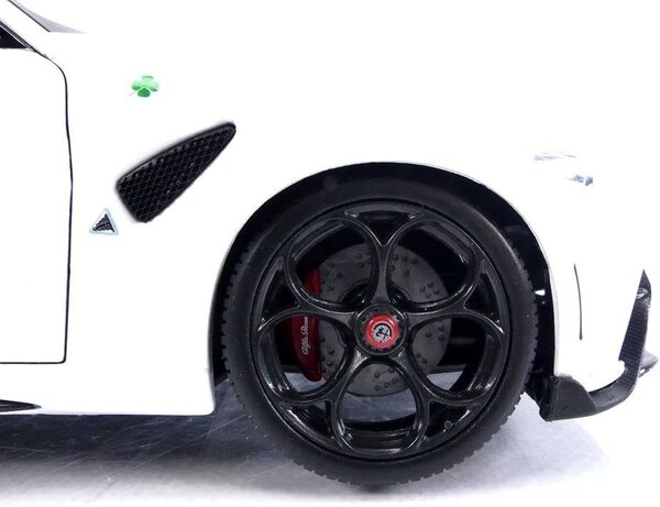 Alfa Romeo Alfa Romeo Giulia GTAm - 1:18 - Bburago Alfa Romeo Alfa Romeo Giulia GTAm - 1:18 - Bburago