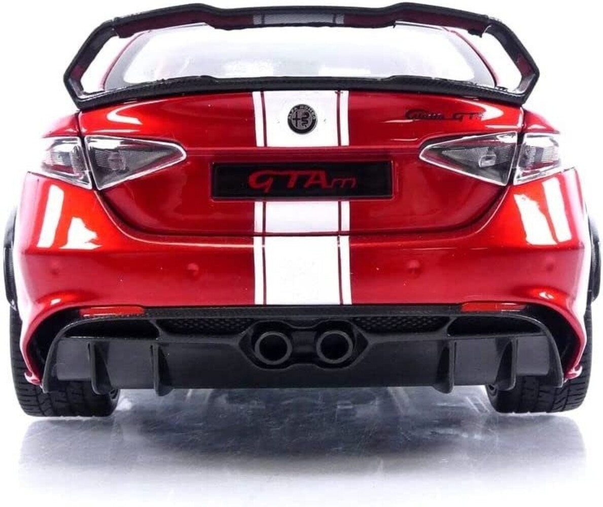 Alfa Romeo Alfa Romeo Giulia GTAm #99 - 1:18 - Bburago Alfa Romeo Alfa Romeo Giulia GTAm #99 - 1:18 - Bburago