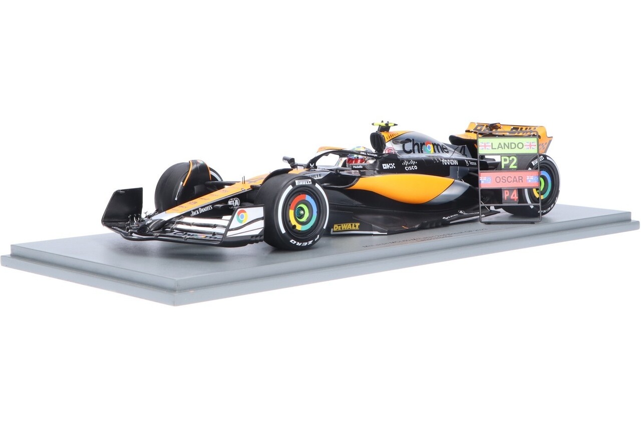 Formule 1 McLaren MCL60 #4 2nd British GP 2023 Lando Norris + Pit Board  - 1:18 - Spark Formule 1 McLaren MCL60 #4 2nd British GP 2023 Lando Norris + Pit Board  - 1:18 - Spark