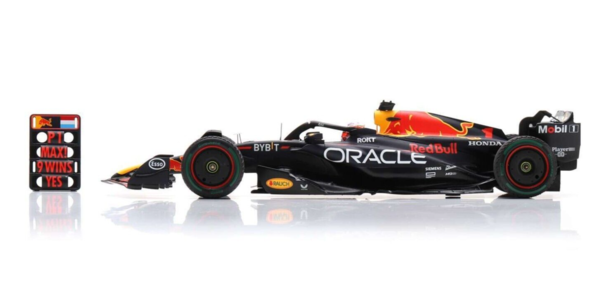 Formule 1 Red Bull Oracle RB19 #1 Winner Dutch GP 2023 Max Verstappen + Pit Board - 1:18 - Spark Formule 1 Red Bull Oracle RB19 #1 Winner Dutch GP 2023 Max Verstappen + Pit Board - 1:18 - Spark