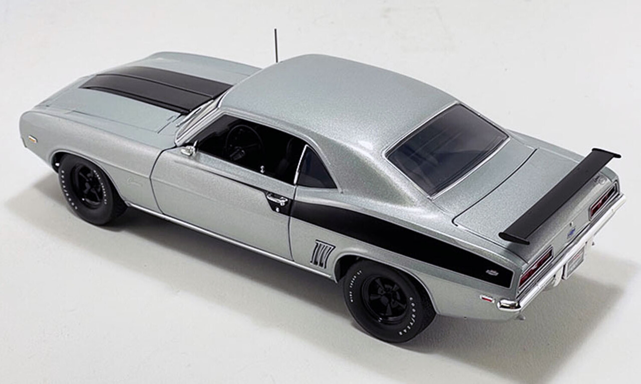 Chevrolet Chevrolet Camaro Copo Coupe 1969 - 1:18 - ACME Chevrolet Chevrolet Camaro Copo Coupe 1969 - 1:18 - ACME