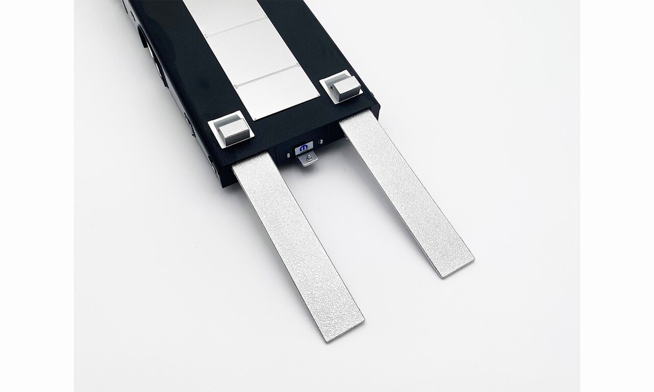 Dodge Dodge D-300 Ramp Truck Car Transporter 1970 (Tucker Wheels) - 1:18 - ACME Dodge Dodge D-300 Ramp Truck Car Transporter 1970 (Tucker Wheels) - 1:18 - ACME