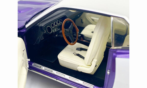 Plymouth Plymouth 383 Cuda 1971 + Vinyl Top - 1:18 - ACME Plymouth Plymouth 383 Cuda 1971 + Vinyl Top - 1:18 - ACME