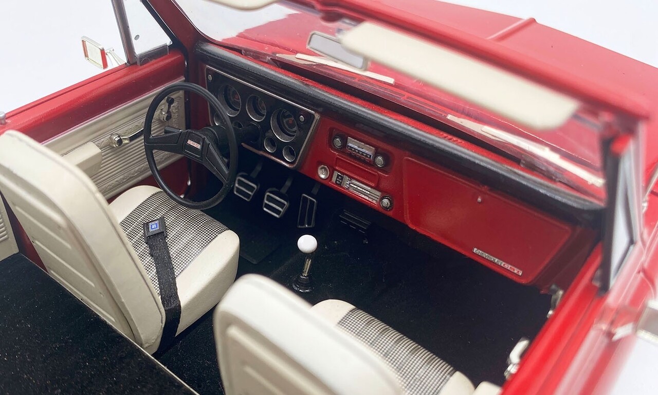 GMC GMC Jimmy 4x4 "'Slammed Custom' 1970 - 1:18 - ACME GMC GMC Jimmy 4x4 "'Slammed Custom' 1970 - 1:18 - ACME