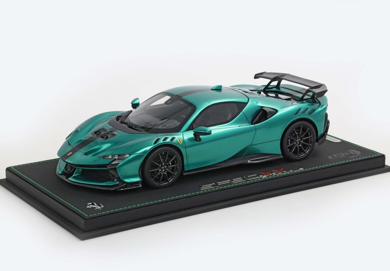 Ferrari Ferrari SF90 XX Stradale 2024 + Showcase - 1:18 - BBR Ferrari Ferrari SF90 XX Stradale 2024 + Showcase - 1:18 - BBR
