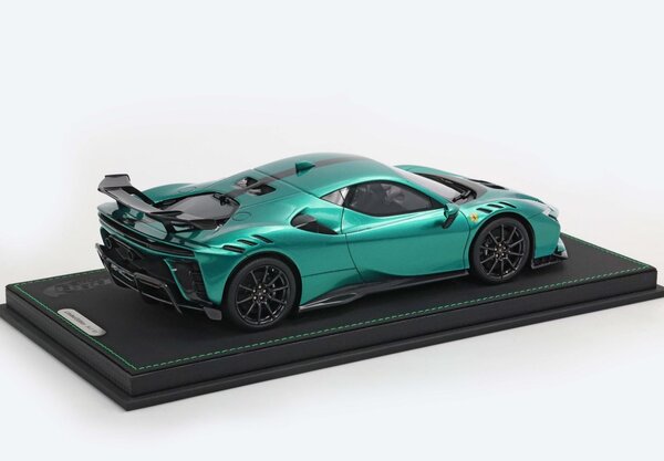 Ferrari Ferrari SF90 XX Stradale 2024 + Showcase - 1:18 - BBR Ferrari Ferrari SF90 XX Stradale 2024 + Showcase - 1:18 - BBR