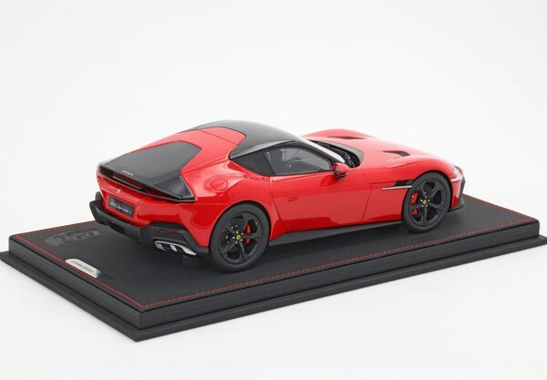 Ferrari Ferrari 12 Cil. V12 830cv Panoramic Roof 2024 + Matt Black Rims + Showcase - 1:18 - BBR Ferrari Ferrari 12 Cil. V12 830cv Panoramic Roof 2024 + Matt Black Rims + Showcase - 1:18 - BBR