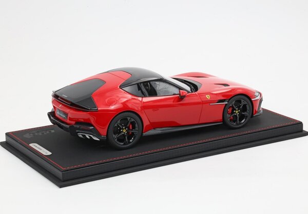 Ferrari Ferrari 12 Cil. V12 830cv Panoramic Roof 2024 + Glossy Black Rims + Showcase - 1:18 - BBR Ferrari Ferrari 12 Cil. V12 830cv Panoramic Roof 2024 + Glossy Black Rims + Showcase - 1:18 - BBR