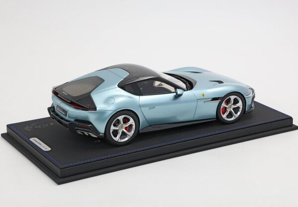 Ferrari Ferrari 12 Cil. V12 830cv Panoramic Roof 2024 + Showcase - 1:18 - BBR Ferrari Ferrari 12 Cil. V12 830cv Panoramic Roof 2024 + Showcase - 1:18 - BBR