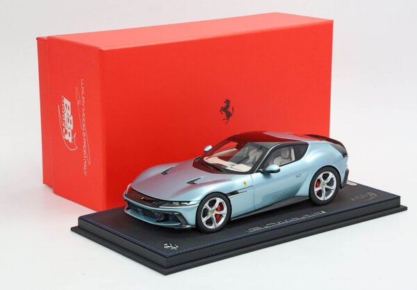 Ferrari Ferrari 12 Cil. V12 830cv Panoramic Roof 2024 + Showcase - 1:18 - BBR Ferrari Ferrari 12 Cil. V12 830cv Panoramic Roof 2024 + Showcase - 1:18 - BBR