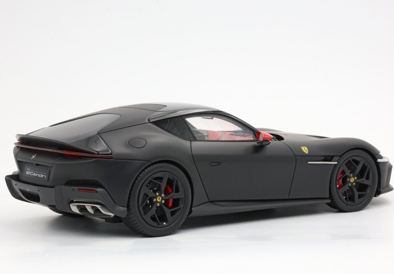 Ferrari Ferrari 12 Cil. V12 830cv Panoramic Roof 2024 + Showcase - 1:18 - BBR Ferrari Ferrari 12 Cil. V12 830cv Panoramic Roof 2024 + Showcase - 1:18 - BBR