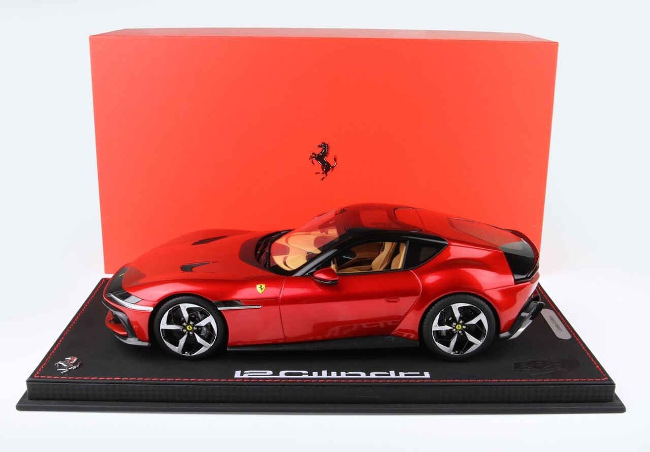Ferrari Ferrari 12 Cil. V12 830cv Panoramic Roof 2024 + Showcase - 1:18 - BBR Ferrari Ferrari 12 Cil. V12 830cv Panoramic Roof 2024 + Showcase - 1:18 - BBR