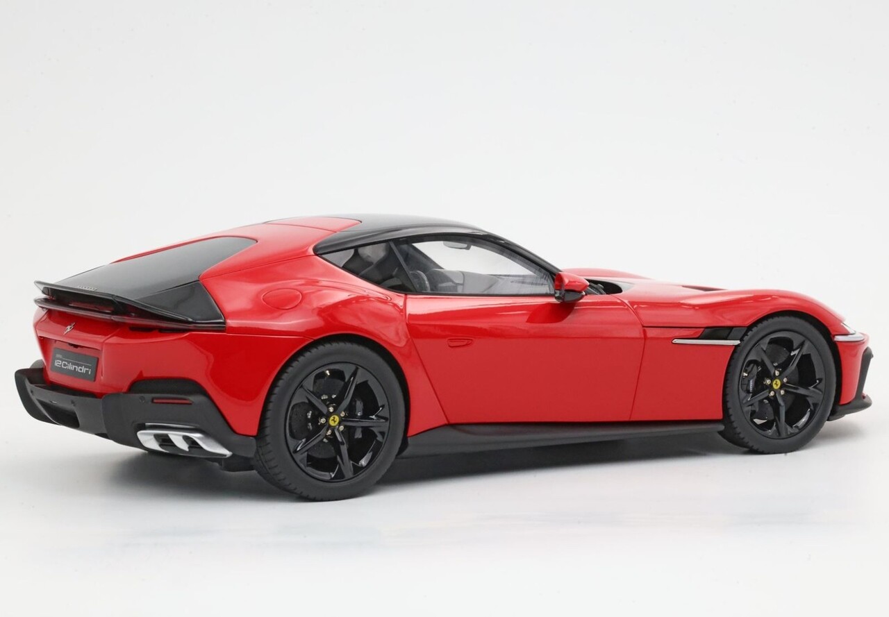 Ferrari Ferrari 12 Cil. V12 830cv Coupe2024 + Glossy Black Rims + Showcase - 1:18 - BBR Ferrari Ferrari 12 Cil. V12 830cv Coupe2024 + Glossy Black Rims + Showcase - 1:18 - BBR