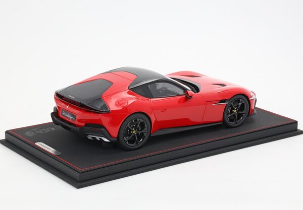 Ferrari Ferrari 12 Cil. V12 830cv Coupe2024 + Glossy Black Rims + Showcase - 1:18 - BBR Ferrari Ferrari 12 Cil. V12 830cv Coupe2024 + Glossy Black Rims + Showcase - 1:18 - BBR