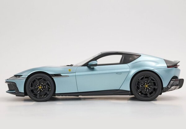 Ferrari Ferrari 12 Cil. V12 830cv Coupe 2024 + Showcase - 1:18 - BBR Ferrari Ferrari 12 Cil. V12 830cv Coupe 2024 + Showcase - 1:18 - BBR