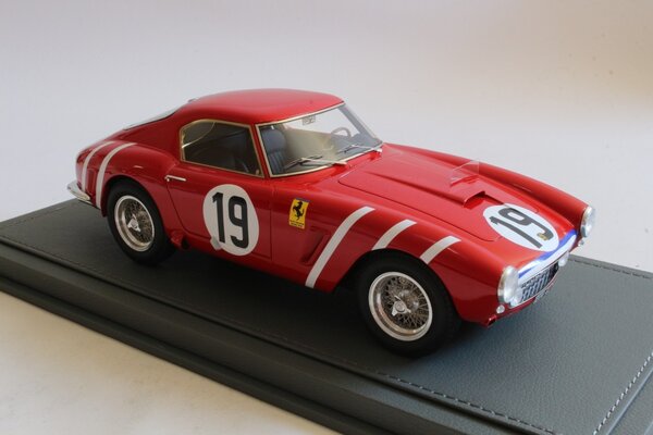 Ferrari Ferrari 250GT SWB 3.0L V12 #19 North American Racing Team 24H Le Mans 1960 + Showcase  - 1:18 - BBR Ferrari Ferrari 250GT SWB 3.0L V12 #19 North American Racing Team 24H Le Mans 1960 + Showcase  - 1:18 - BBR