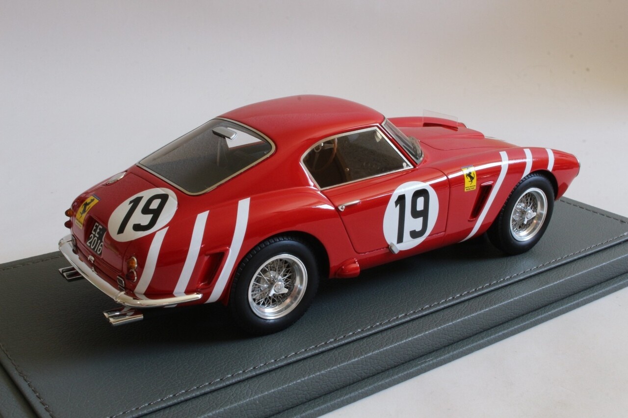 Ferrari Ferrari 250GT SWB 3.0L V12 #19 North American Racing Team 24H Le Mans 1960 + Showcase  - 1:18 - BBR Ferrari Ferrari 250GT SWB 3.0L V12 #19 North American Racing Team 24H Le Mans 1960 + Showcase  - 1:18 - BBR