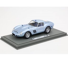 Ferrari Ferrari 250 GTO Coupe 'Victoria High School' 1965 + Showcase - 1:18 - BBR Ferrari Ferrari 250 GTO Coupe 'Victoria High School' 1965 + Showcase - 1:18 - BBR
