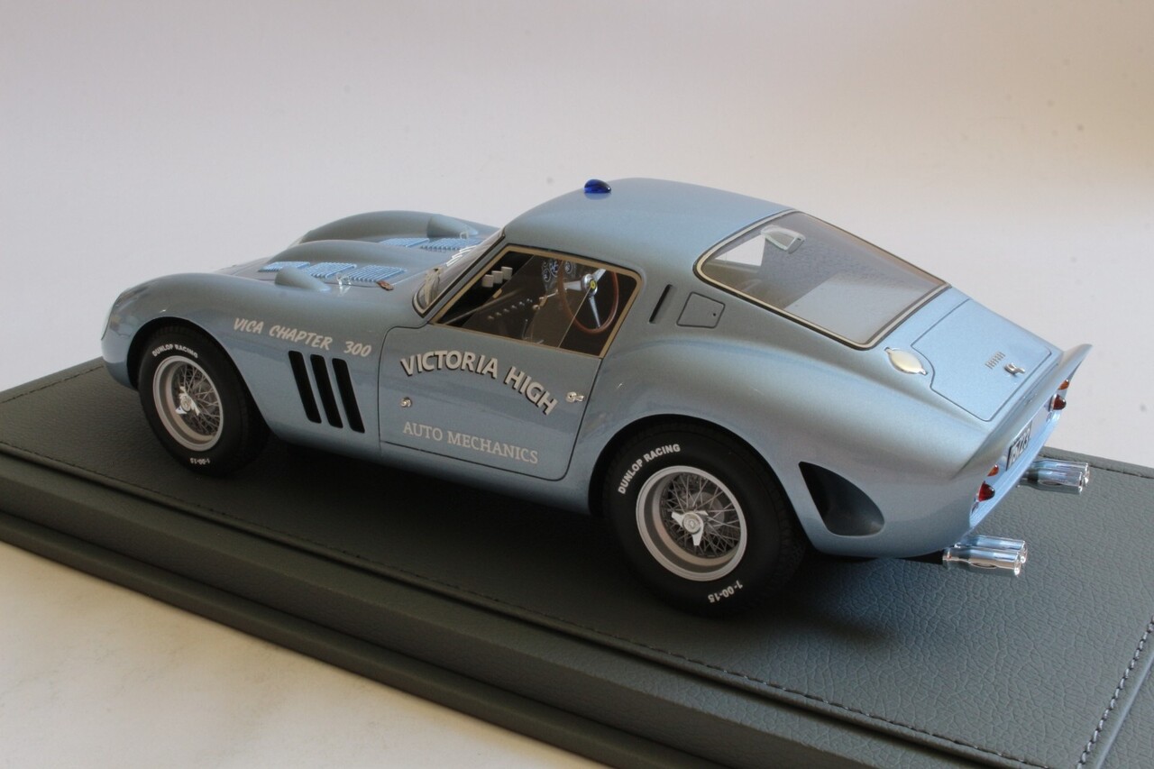Ferrari Ferrari 250 GTO Coupe 'Victoria High School' 1965 + Showcase - 1:18 - BBR Ferrari Ferrari 250 GTO Coupe 'Victoria High School' 1965 + Showcase - 1:18 - BBR