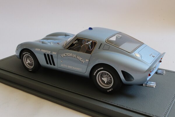 Ferrari Ferrari 250 GTO Coupe 'Victoria High School' 1965 + Showcase - 1:18 - BBR Ferrari Ferrari 250 GTO Coupe 'Victoria High School' 1965 + Showcase - 1:18 - BBR