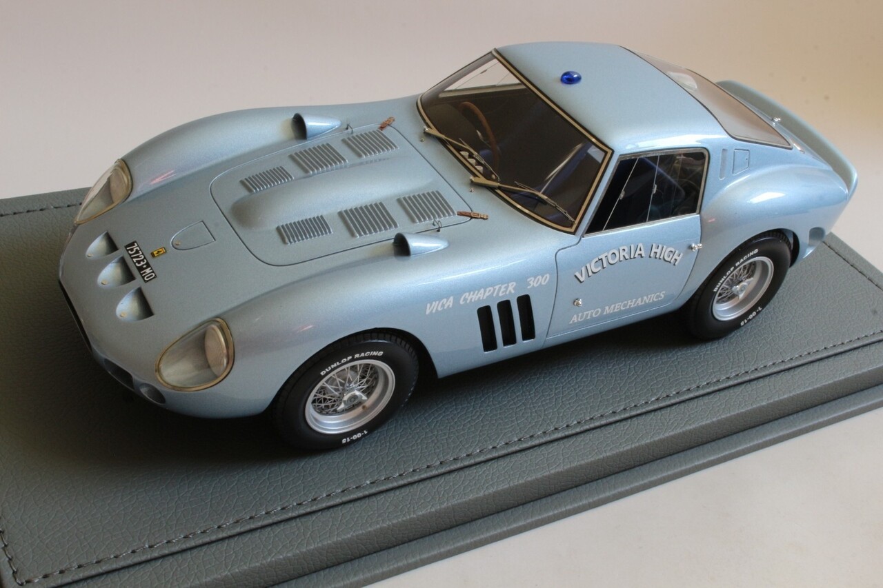 Ferrari Ferrari 250 GTO Coupe 'Victoria High School' 1965 + Showcase - 1:18 - BBR Ferrari Ferrari 250 GTO Coupe 'Victoria High School' 1965 + Showcase - 1:18 - BBR