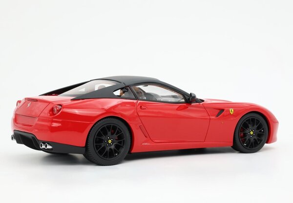 Ferrari Ferrari 599 GTB Fiorano 2007 - F-1 Gear Box + Showcase - 1:18 - BBR Ferrari Ferrari 599 GTB Fiorano 2007 - F-1 Gear Box + Showcase - 1:18 - BBR