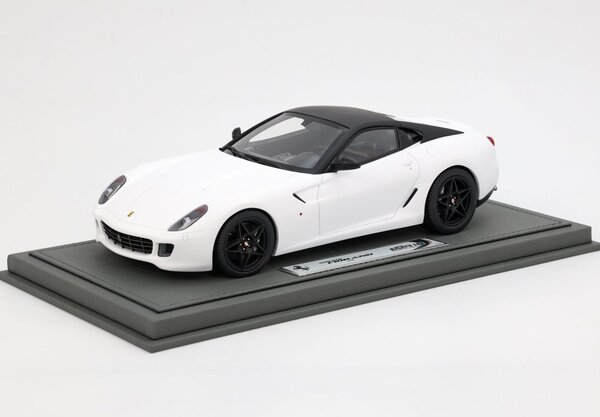 Ferrari Ferrari 599 GTB Fiorano 2007 - F-1 Gear Box + Showcase - 1:18 - BBR Ferrari Ferrari 599 GTB Fiorano 2007 - F-1 Gear Box + Showcase - 1:18 - BBR