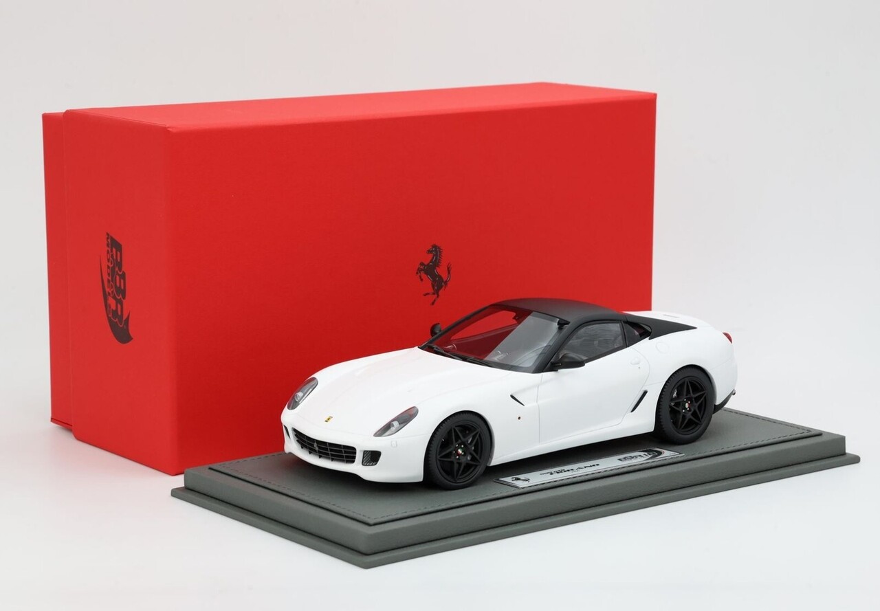 Ferrari Ferrari 599 GTB Fiorano 2007 - F-1 Gear Box + Showcase - 1:18 - BBR Ferrari Ferrari 599 GTB Fiorano 2007 - F-1 Gear Box + Showcase - 1:18 - BBR