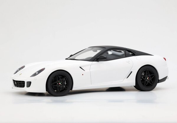 Ferrari Ferrari 599 GTB Fiorano 2007 - F-1 Gear Box + Showcase - 1:18 - BBR Ferrari Ferrari 599 GTB Fiorano 2007 - F-1 Gear Box + Showcase - 1:18 - BBR