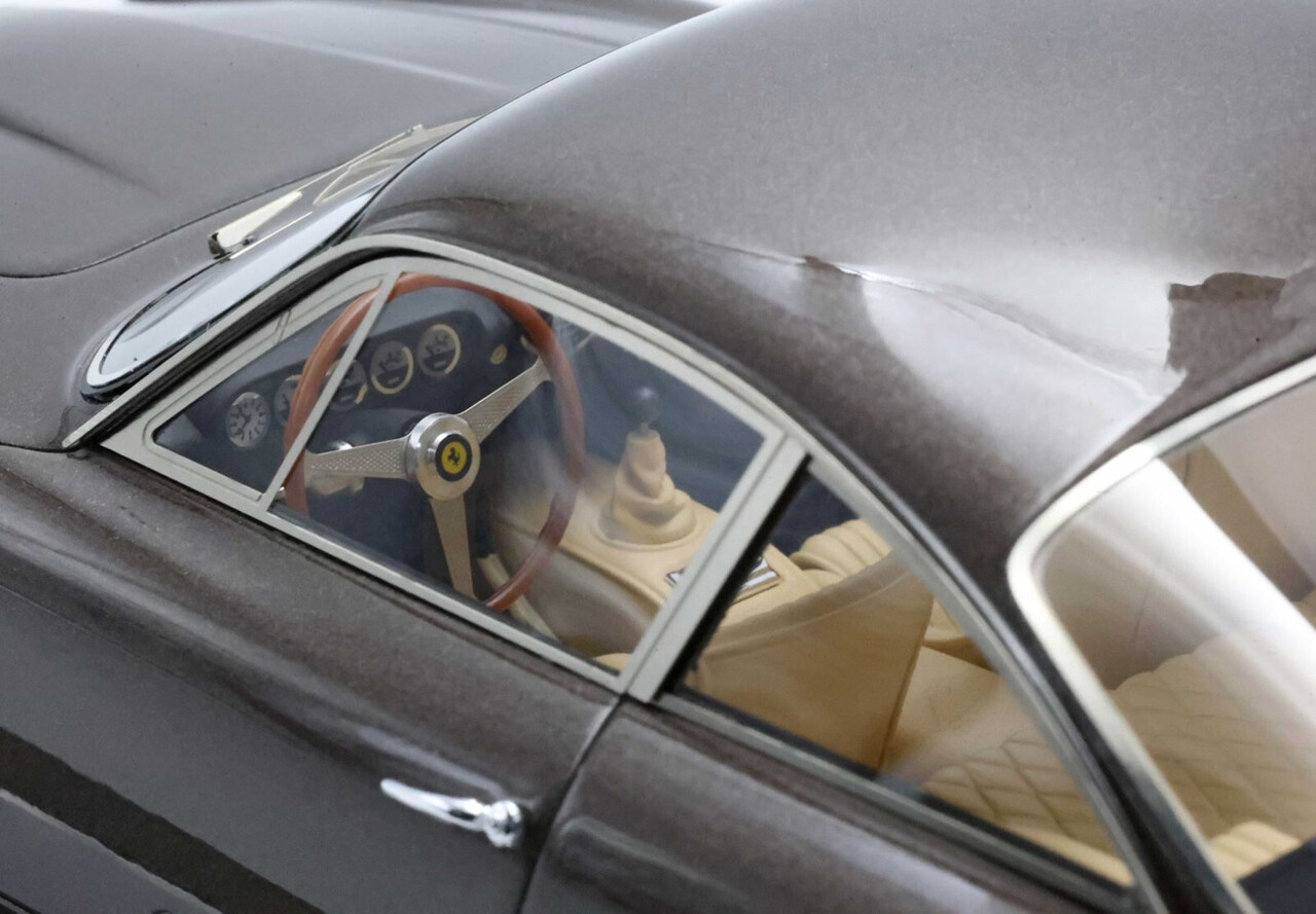 Ferrari Ferrari 250 GT Lusso Coupe 1963 Personal Car Steve McQueen + Showcase - 1:18 - BBR Ferrari Ferrari 250 GT Lusso Coupe 1963 Personal Car Steve McQueen + Showcase - 1:18 - BBR