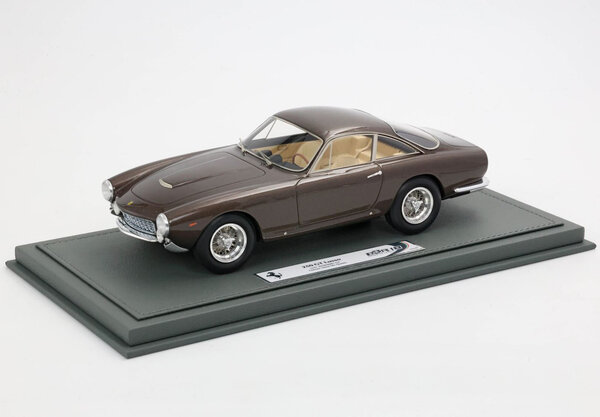 Ferrari Ferrari 250 GT Lusso Coupe 1963 Personal Car Steve McQueen + Showcase - 1:18 - BBR Ferrari Ferrari 250 GT Lusso Coupe 1963 Personal Car Steve McQueen + Showcase - 1:18 - BBR