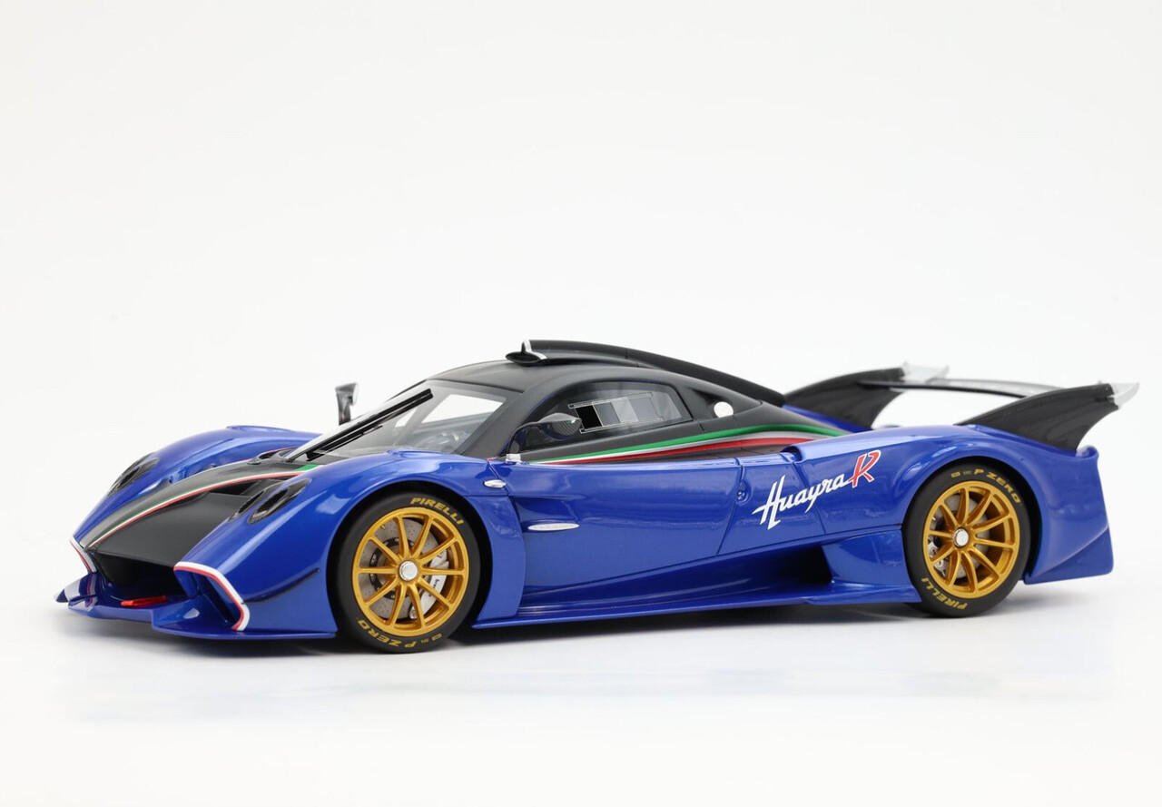 Pagani Pagani Huyara R 2021 + Showcase - 1:18 - BBR