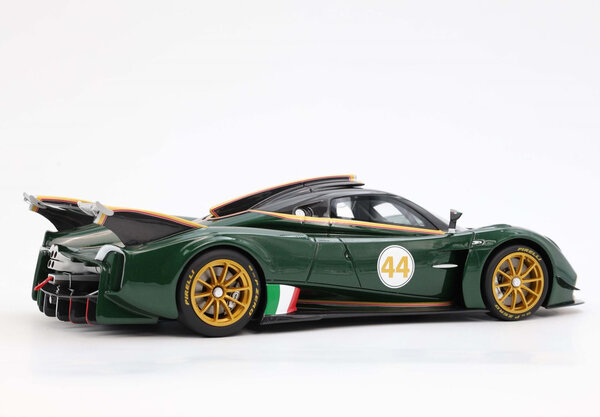 Pagani Pagani Huyara R #44 Racing 2021 + Showcase - 1:18 - BBR